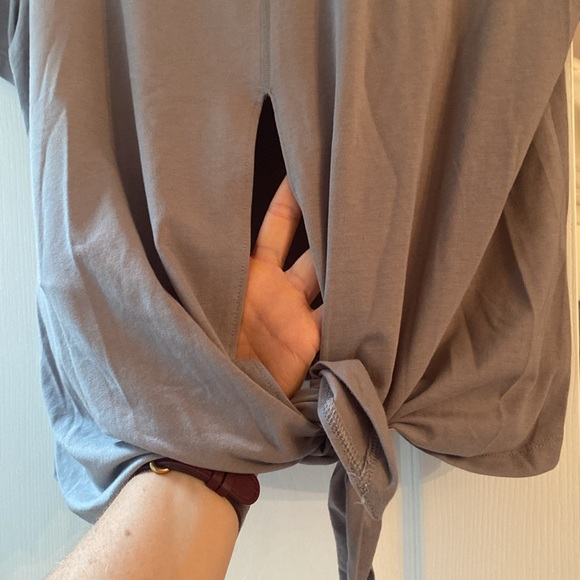 Tie back tshirt - Picture 4 of 4